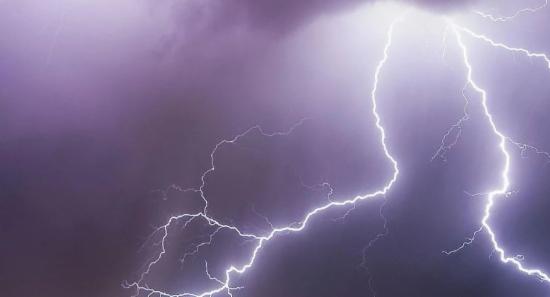 Strong Lightning Warnings Issued for Several Areas